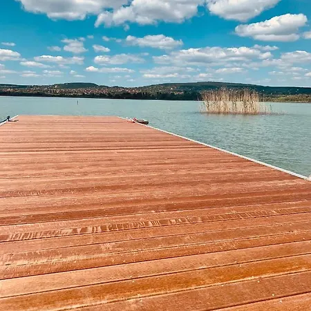 Fuzliget Surf Front 公寓