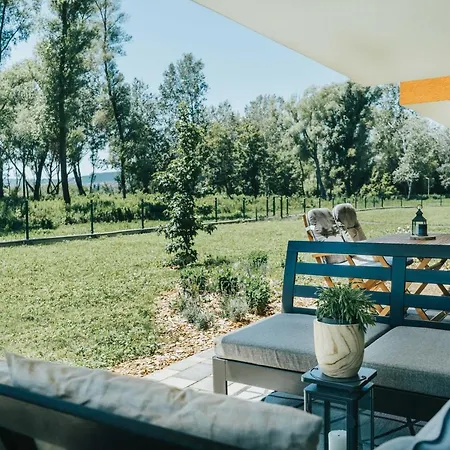 Fuzliget Surf Front 公寓 *