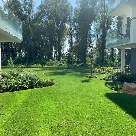 Fuzliget Surf Front 公寓 *